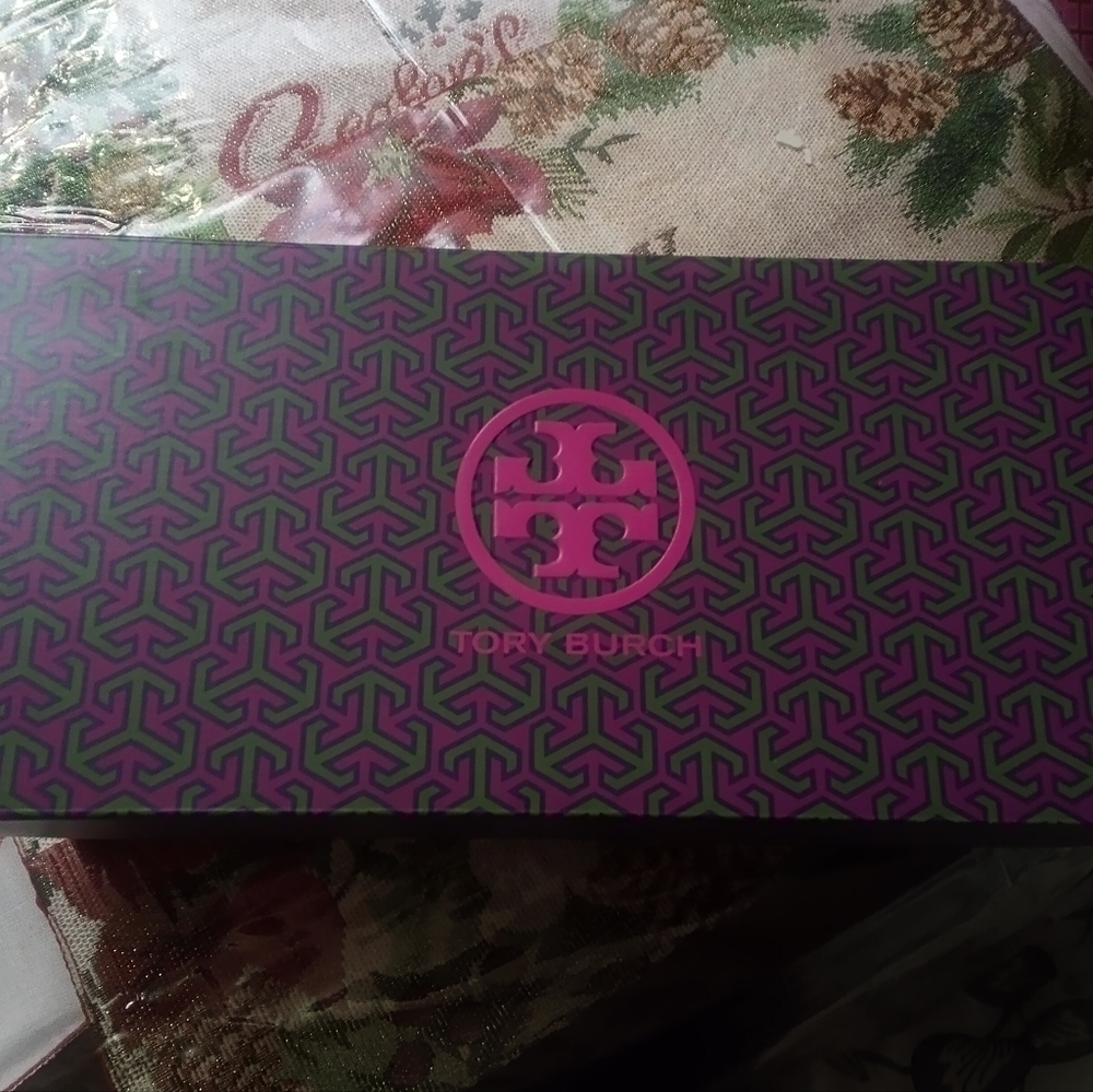 Empty Tori Box - Picture 4 of 6